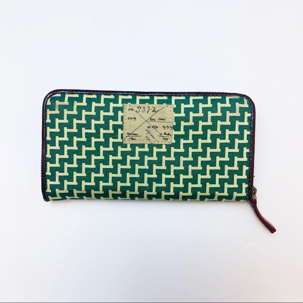 French green and white geometric linear wallet